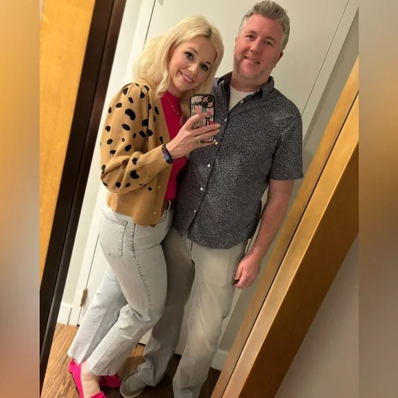 AbbyCatherine is LIVE! Share Show Happening Now! 😍🎀 - Picture 4 of 16